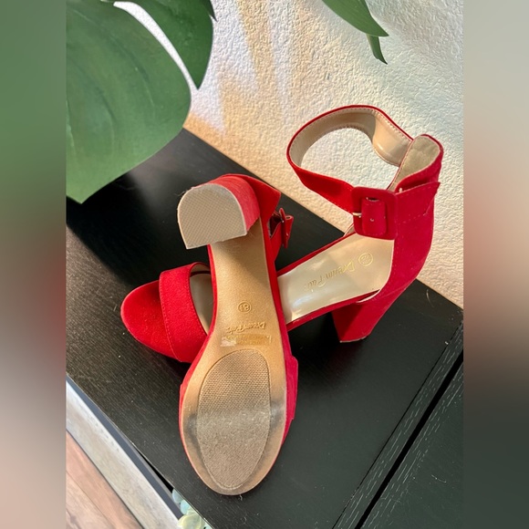 Red suede chunky heels! - Picture 5 of 6